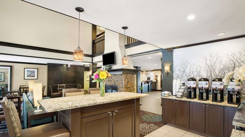 <b>Sonesta ES Suites San Diego Rancho Restaurant</b>. Images powered by <a href="https://iceportal.shijigroup.com/" title="IcePortal" target="_blank">IcePortal</a>.