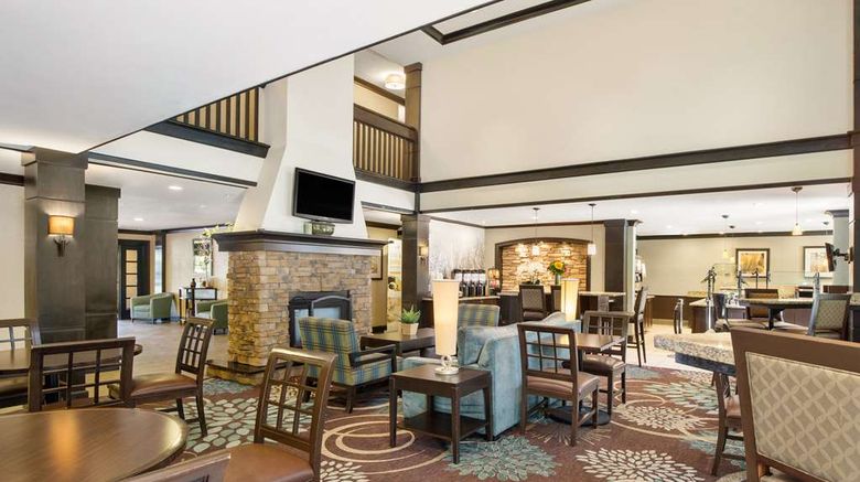 <b>Sonesta ES Suites San Diego Rancho Lobby</b>. Images powered by <a href="https://iceportal.shijigroup.com/" title="IcePortal" target="_blank">IcePortal</a>.