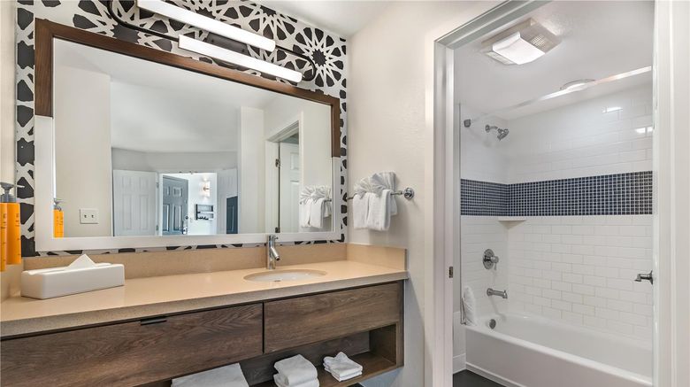 <b>Sonesta ES Suites Lake Buena Vista Room</b>. Images powered by <a href="https://iceportal.shijigroup.com/" title="IcePortal" target="_blank">IcePortal</a>.