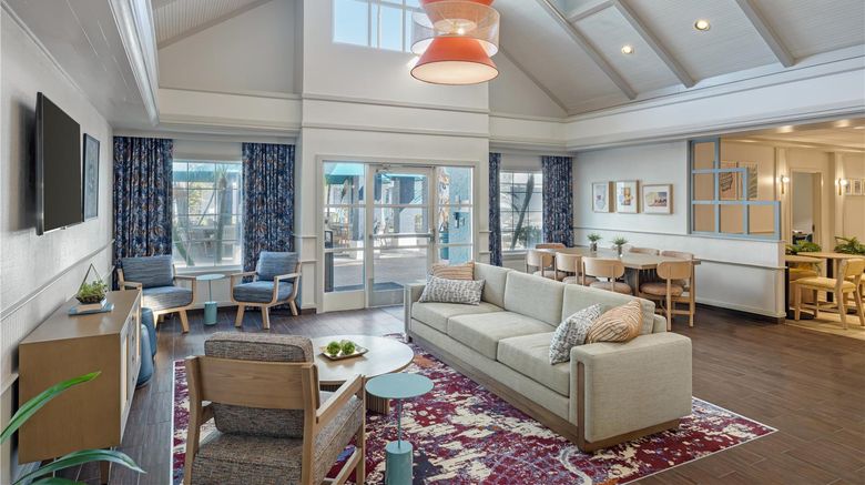 <b>Sonesta ES Suites Lake Buena Vista Lobby</b>. Images powered by <a href="https://iceportal.shijigroup.com/" title="IcePortal" target="_blank">IcePortal</a>.