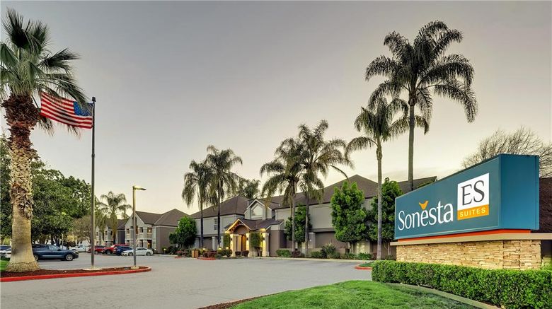 <b>Sonesta ES Suites San Jose Airport Exterior</b>. Images powered by <a href="https://iceportal.shijigroup.com/" title="IcePortal" target="_blank">IcePortal</a>.