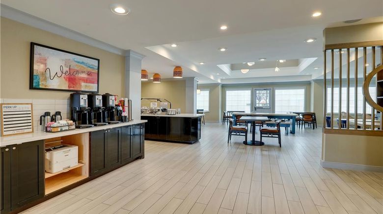 <b>Sonesta ES Suites San Jose Airport Restaurant</b>. Images powered by <a href="https://iceportal.shijigroup.com/" title="IcePortal" target="_blank">IcePortal</a>.