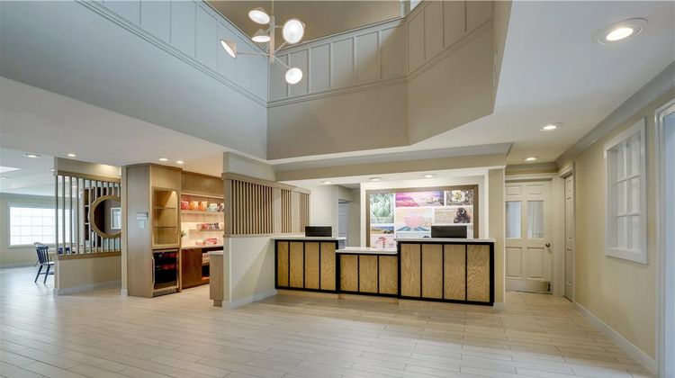 Sonesta ES Suites San Jose Airport Lobby