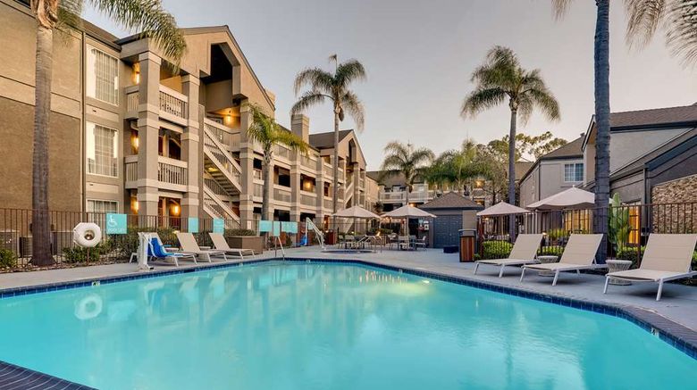 <b>Sonesta ES Suites Sunnyvale Pool</b>. Images powered by <a href="https://iceportal.shijigroup.com/" title="IcePortal" target="_blank">IcePortal</a>.