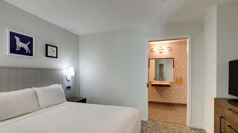<b>Sonesta ES Suites Sunnyvale Room</b>. Images powered by <a href="https://iceportal.shijigroup.com/" title="IcePortal" target="_blank">IcePortal</a>.
