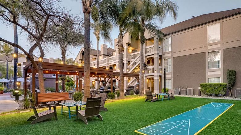 Sonesta ES Suites Sunnyvale Exterior. Images powered by <a href="https://iceportal.shijigroup.com" target="_blank" rel="noopener">Ice Portal</a>.