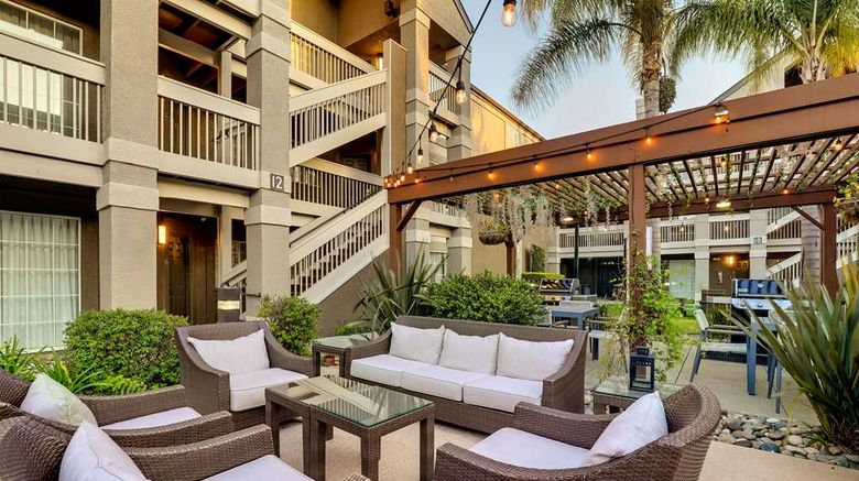 <b>Sonesta ES Suites Sunnyvale Exterior</b>. Images powered by <a href="https://iceportal.shijigroup.com/" title="IcePortal" target="_blank">IcePortal</a>.