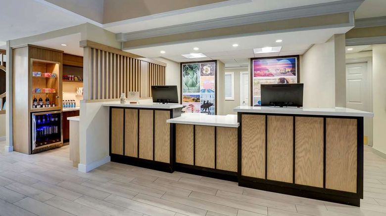 <b>Sonesta ES Suites Sunnyvale Lobby</b>. Images powered by <a href="https://iceportal.shijigroup.com/" title="IcePortal" target="_blank">IcePortal</a>.