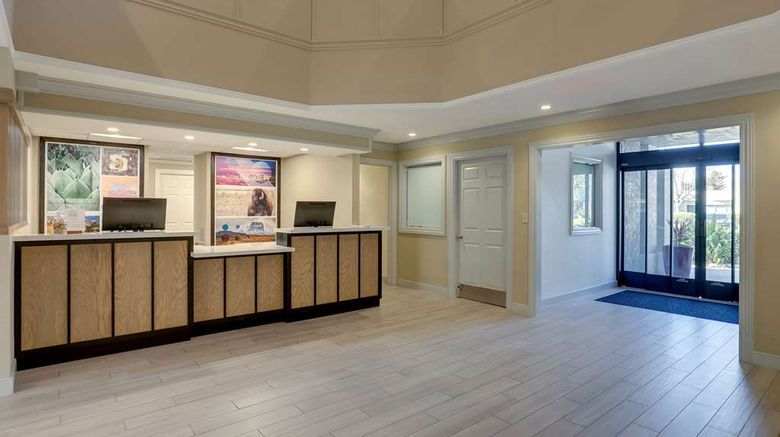 <b>Sonesta ES Suites Sunnyvale Lobby</b>. Images powered by <a href="https://iceportal.shijigroup.com/" title="IcePortal" target="_blank">IcePortal</a>.