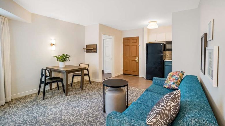 <b>Sonesta ES Suites Sorrento Mesa Suite</b>. Images powered by <a href="https://iceportal.shijigroup.com/" title="IcePortal" target="_blank">IcePortal</a>.