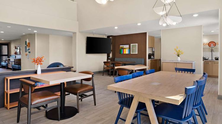 Sonesta ES Suites Sorrento Mesa Lobby