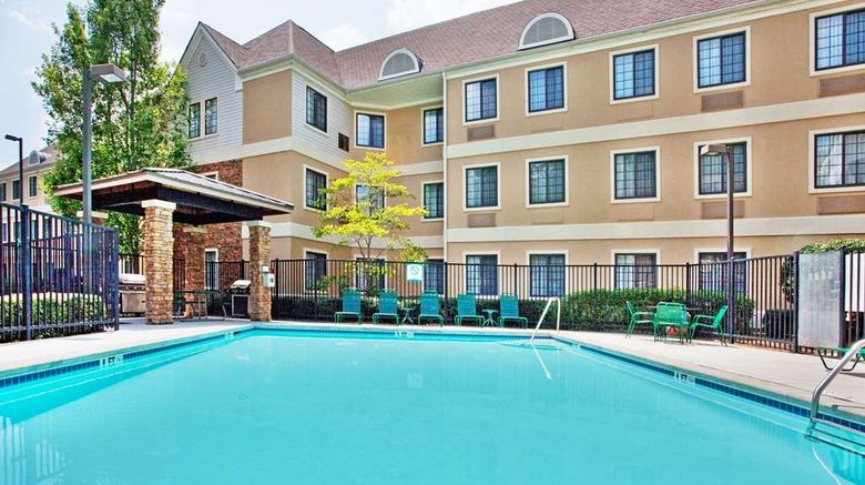 <b>Sonesta ES Suites Atlanta Alpharetta Avalon Pool</b>. Images powered by <a href="https://iceportal.shijigroup.com/" title="IcePortal" target="_blank">IcePortal</a>.