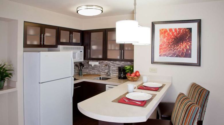 <b>Sonesta ES Suites Atlanta Alpharetta Avalon Suite</b>. Images powered by <a href="https://iceportal.shijigroup.com/" title="IcePortal" target="_blank">IcePortal</a>.