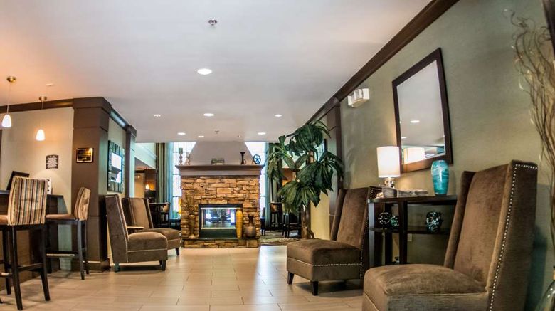 <b>Sonesta ES Suites Atlanta Alpharetta Avalon Lobby</b>. Images powered by <a href="https://iceportal.shijigroup.com/" title="IcePortal" target="_blank">IcePortal</a>.