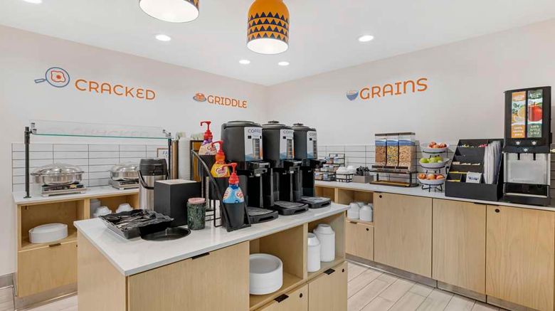 <b>Sonesta ES Suites Torrance Redondo Beach Restaurant</b>. Images powered by <a href="https://iceportal.shijigroup.com/" title="IcePortal" target="_blank">IcePortal</a>.