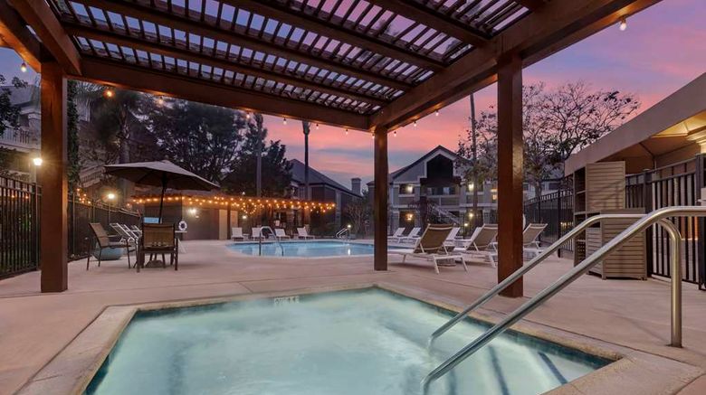 <b>Sonesta ES Suites Torrance Redondo Beach Pool</b>. Images powered by <a href="https://iceportal.shijigroup.com/" title="IcePortal" target="_blank">IcePortal</a>.