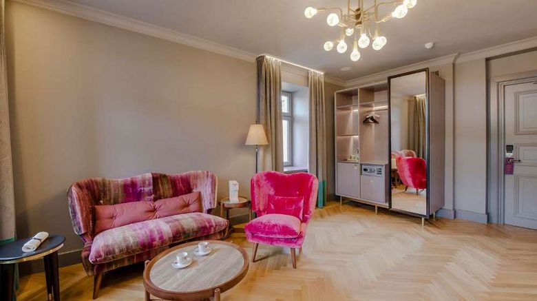 <b>Grand Poet Hotel By Semarah Suite</b>. Images powered by <a href="https://iceportal.shijigroup.com/" title="IcePortal" target="_blank">IcePortal</a>.