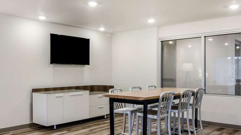 <b>WoodSpring Suites Tacoma Lakewood Lobby</b>. Images powered by <a href="https://iceportal.shijigroup.com/" title="IcePortal" target="_blank">IcePortal</a>.