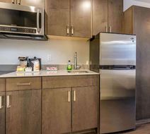 Super 8 by Wyndham Macleod Trail Calgary Room