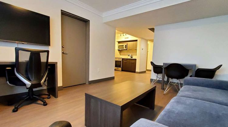 Super 8 by Wyndham Macleod Trail Calgary Room