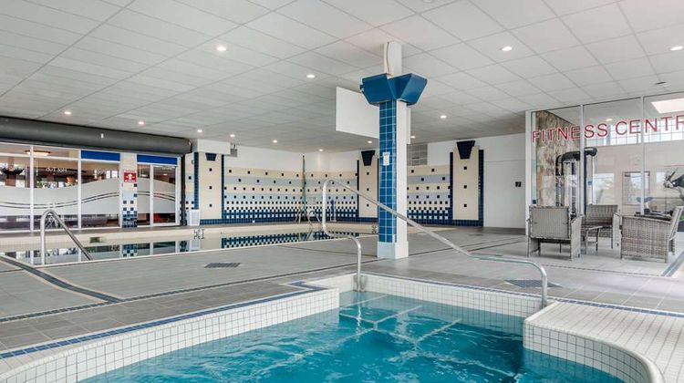 Super 8 by Wyndham Macleod Trail Calgary Pool