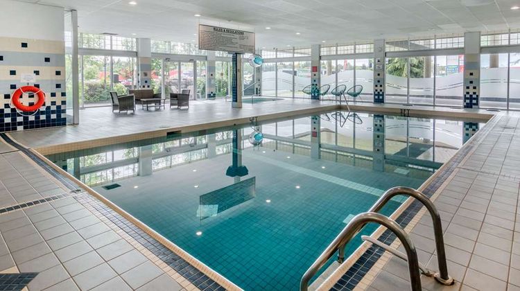 Super 8 by Wyndham Macleod Trail Calgary Pool