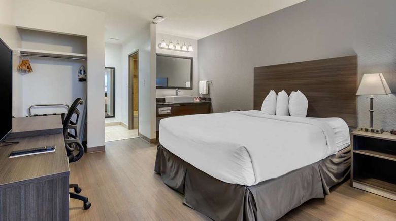 <b>Super 8 by Wyndham Macleod Trail Calgary Room</b>. Images powered by <a href="https://iceportal.shijigroup.com/" title="IcePortal" target="_blank">IcePortal</a>.