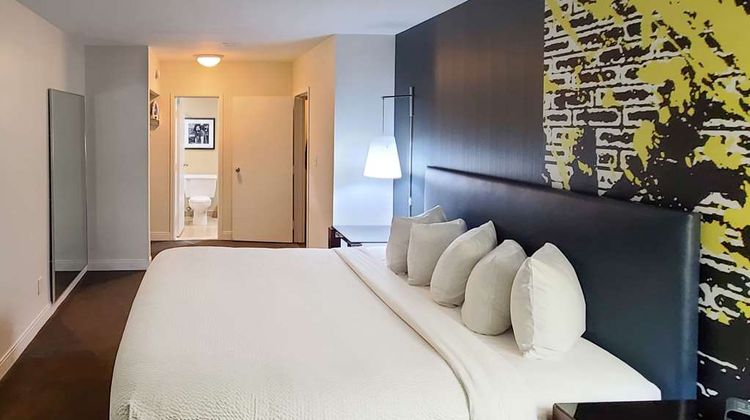 Comfort Inn and Suites Baltimore Suite