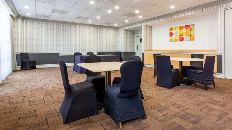 <b>Comfort Inn and Suites Baltimore Meeting</b>. Images powered by <a href="https://iceportal.shijigroup.com/" title="IcePortal" target="_blank">IcePortal</a>.