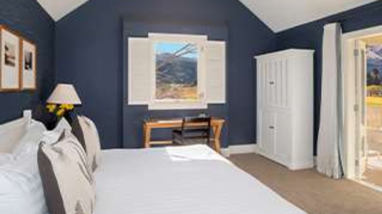 <b>Millbrook Resort Room</b>. Images powered by <a href="https://iceportal.shijigroup.com/" title="IcePortal" target="_blank">IcePortal</a>.