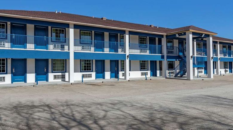 <b>Rodeway Inn Exterior</b>. Images powered by <a href="https://iceportal.shijigroup.com/" title="IcePortal" target="_blank">IcePortal</a>.