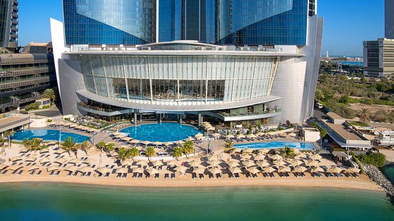 <b>Conrad Abu Dhabi Etihad Towers Hotel Pool</b>. Images powered by <a href="https://iceportal.shijigroup.com/" title="IcePortal" target="_blank">IcePortal</a>.