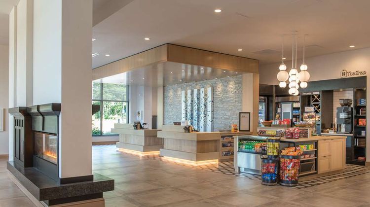 Hilton Garden Inn Boston Canton Lobby