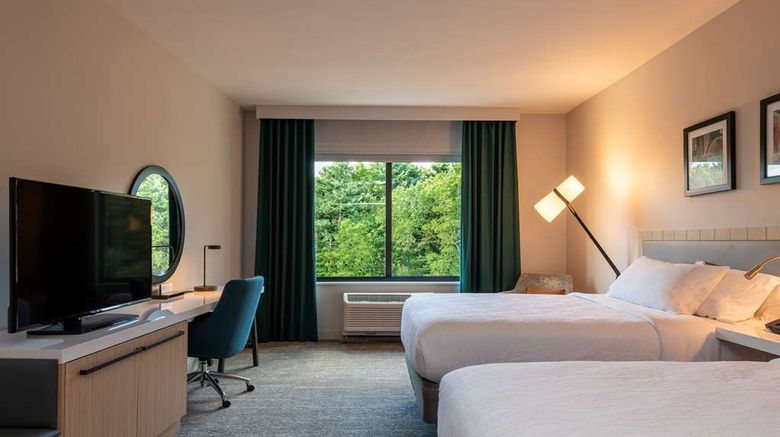 <b>Hilton Garden Inn Boston Canton Room</b>. Images powered by <a href="https://iceportal.shijigroup.com/" title="IcePortal" target="_blank">IcePortal</a>.