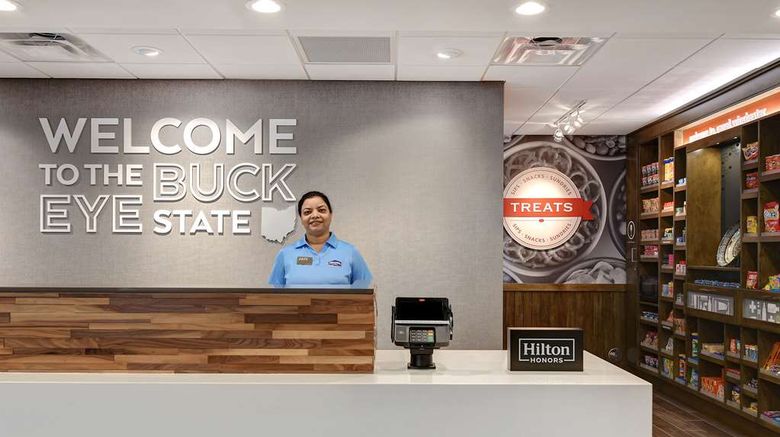 <b>Hampton Inn & Suites Canal Winchester Lobby</b>. Images powered by <a href="https://iceportal.shijigroup.com/" title="IcePortal" target="_blank">IcePortal</a>.