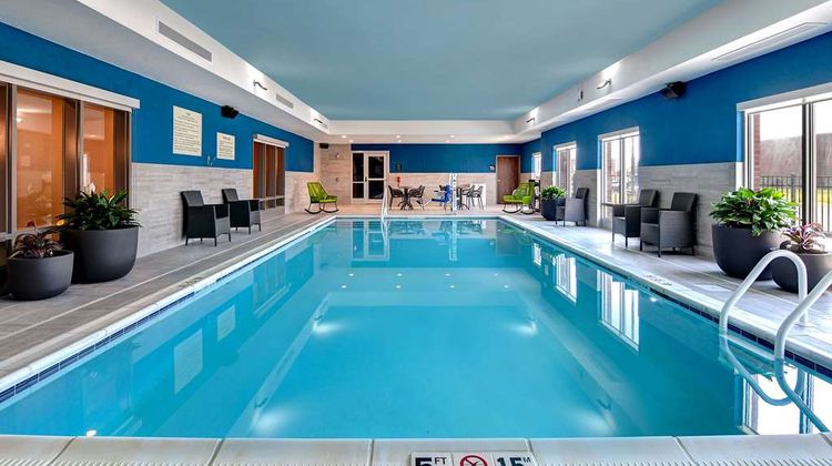 Hampton Inn & Suites Canal Winchester Pool