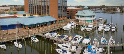 The Landing at Hampton Marina Exterior