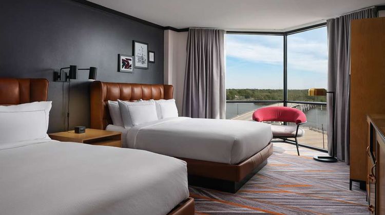 The Landing at Hampton Marina Room