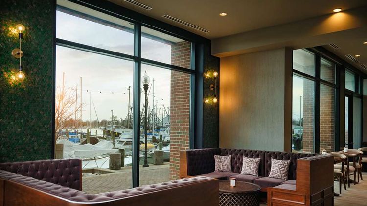 The Landing at Hampton Marina Restaurant