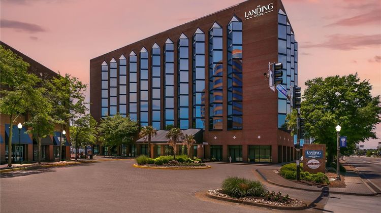 The Landing at Hampton Marina Exterior