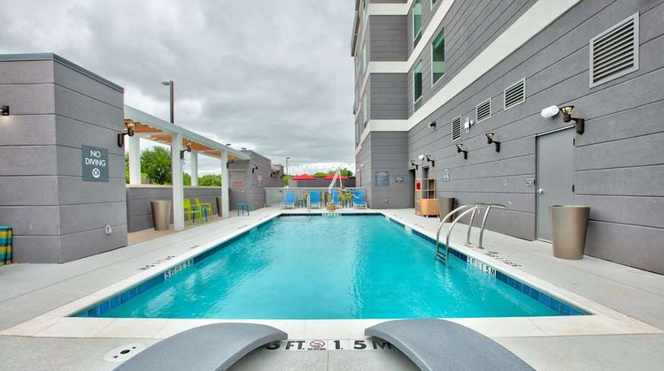 Tru by Hilton Wichita Falls Pool
