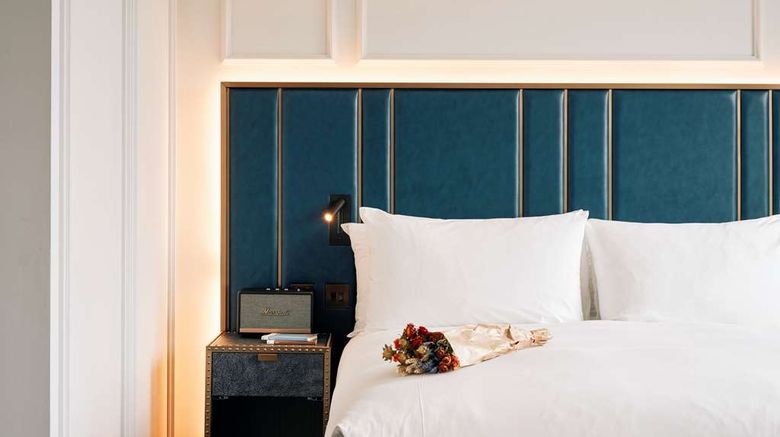 <b>page8 London Room</b>. Images powered by <a href="https://iceportal.shijigroup.com/" title="IcePortal" target="_blank">IcePortal</a>.