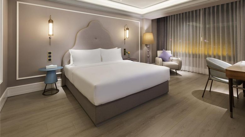 <b>Mercure Nantong Downtown Room</b>. Images powered by <a href="https://iceportal.shijigroup.com/" title="IcePortal" target="_blank">IcePortal</a>.