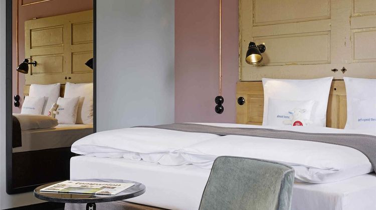 25hours Hotel Altes Hafenamt Room