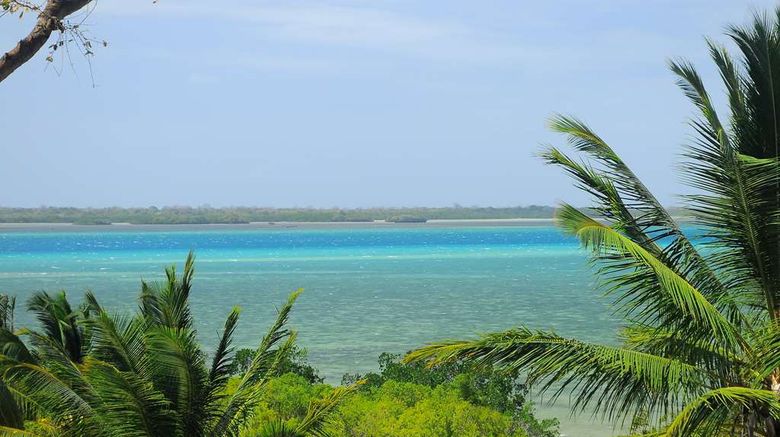 <b>Kinasi Lodge Beach</b>. Images powered by <a href="https://iceportal.shijigroup.com/" title="IcePortal" target="_blank">IcePortal</a>.