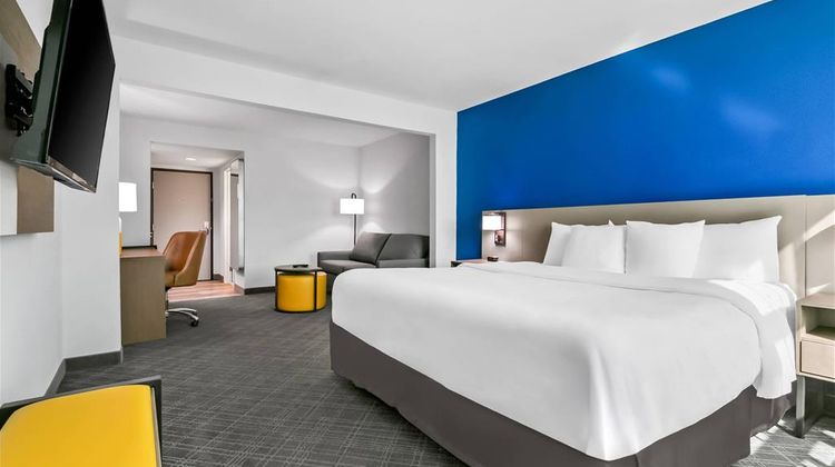Comfort Inn & Suites Room