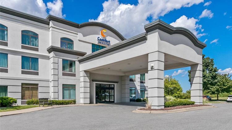 Comfort Inn & Suites Exterior