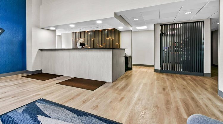 Comfort Inn & Suites Lobby