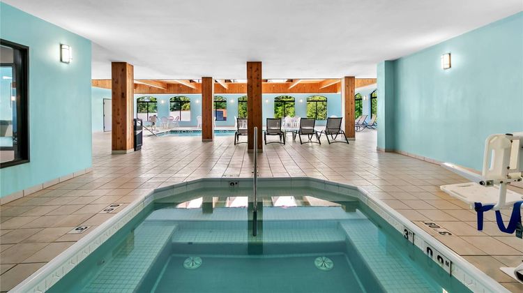 Comfort Inn & Suites Pool