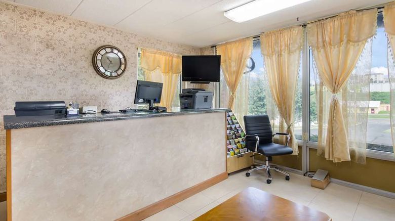 <b>Americas Best Value Inn Wytheville Lobby</b>. Images powered by <a href="https://iceportal.shijigroup.com/" title="IcePortal" target="_blank">IcePortal</a>.